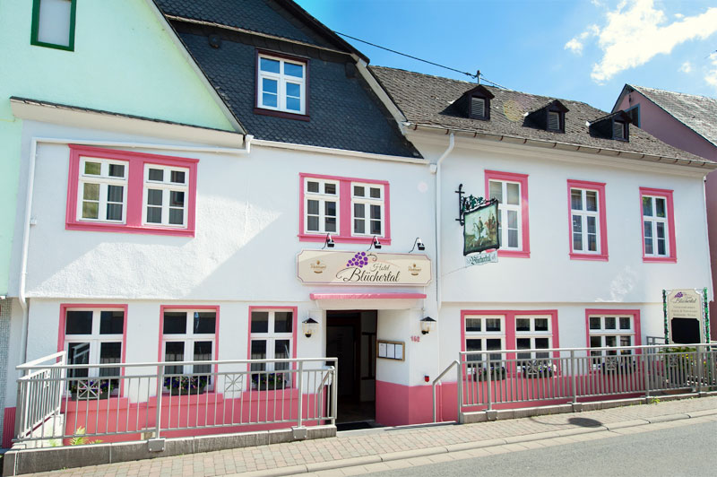 hotel-bluechertal-bacherach-steeg-eingang2